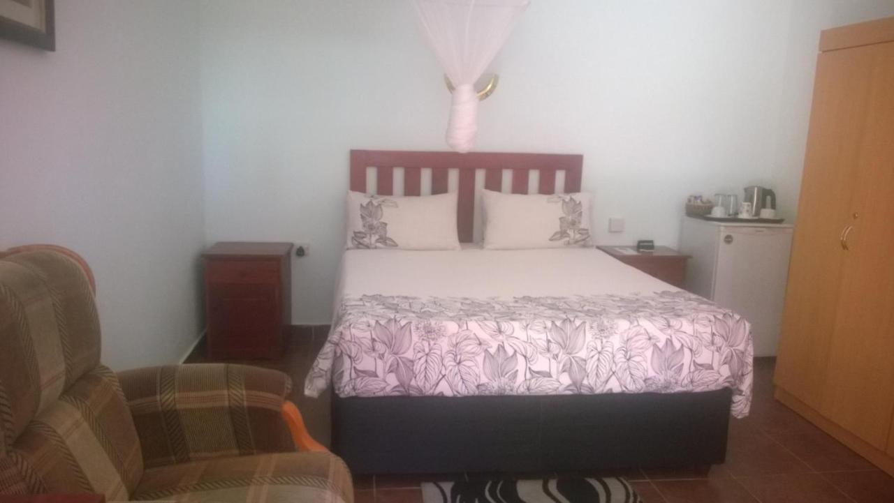 Gloria'S Bed And Breakfast Livingstone Eksteriør bilde