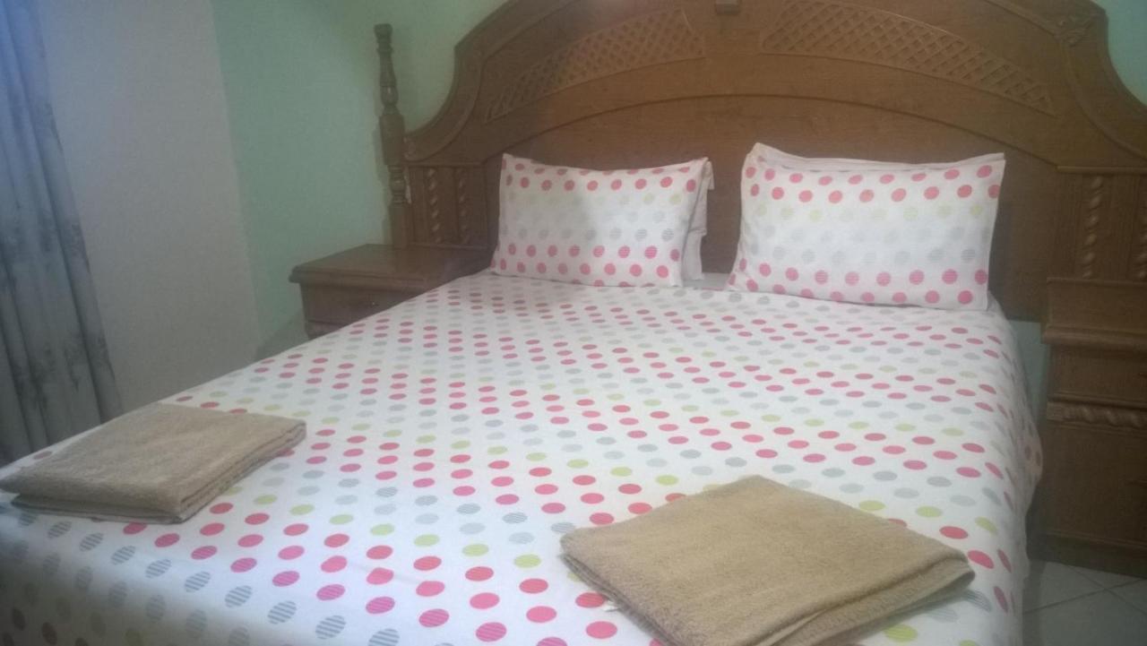 Gloria'S Bed And Breakfast Livingstone Eksteriør bilde